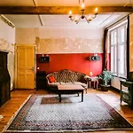 Vintage And Artistic Altbau